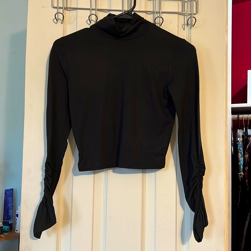 Black Cropped Turtle Neck with ruched sleeves